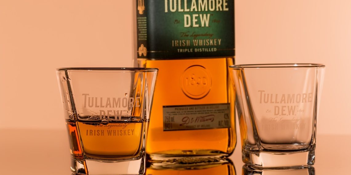 irish whiskey, alcohol, glasses